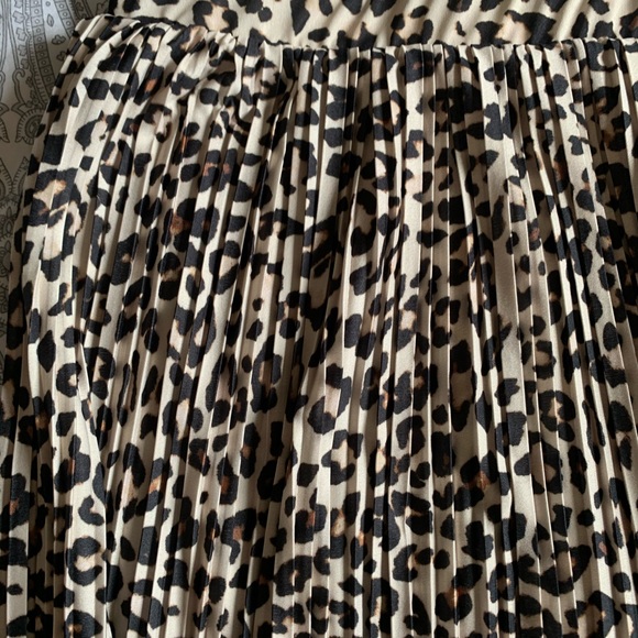 Leopard print pleated skirt - Picture 2 of 2